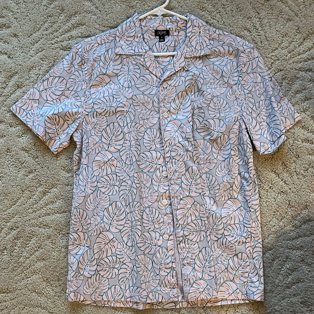 Mens City Streets short sleeve,button down dress shirt.